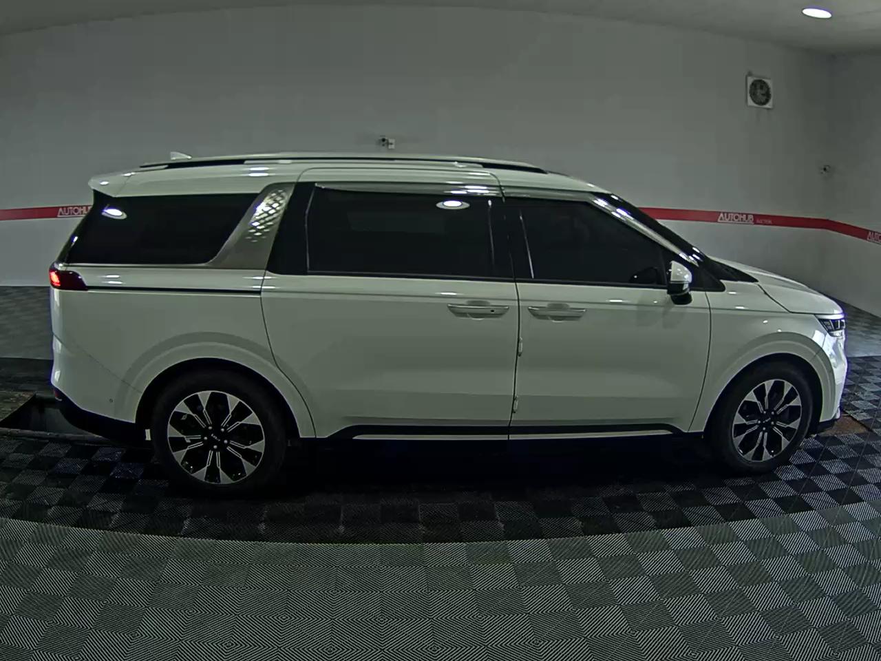 2023 - kia carnival