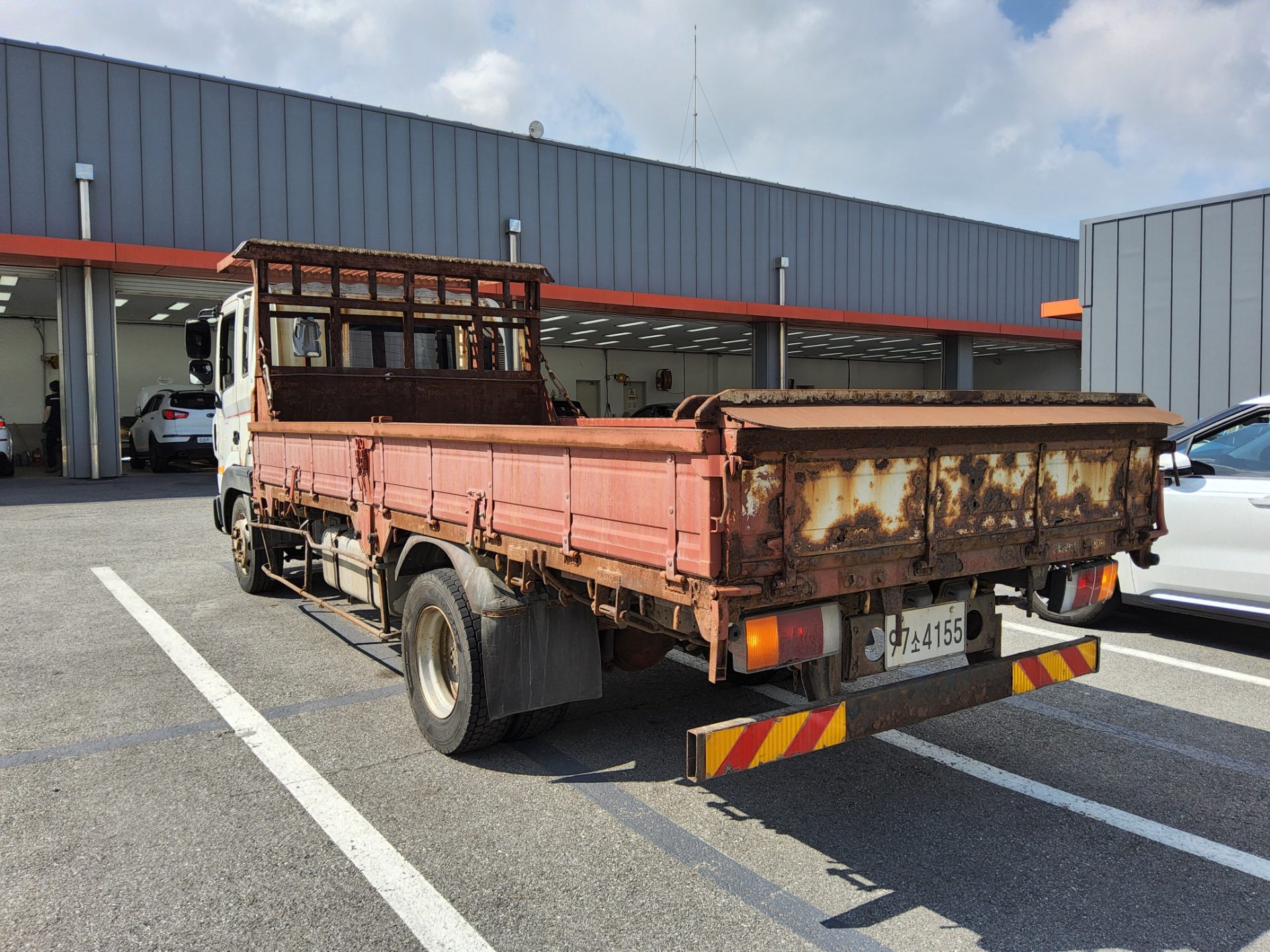 2014 - hyundai truck
