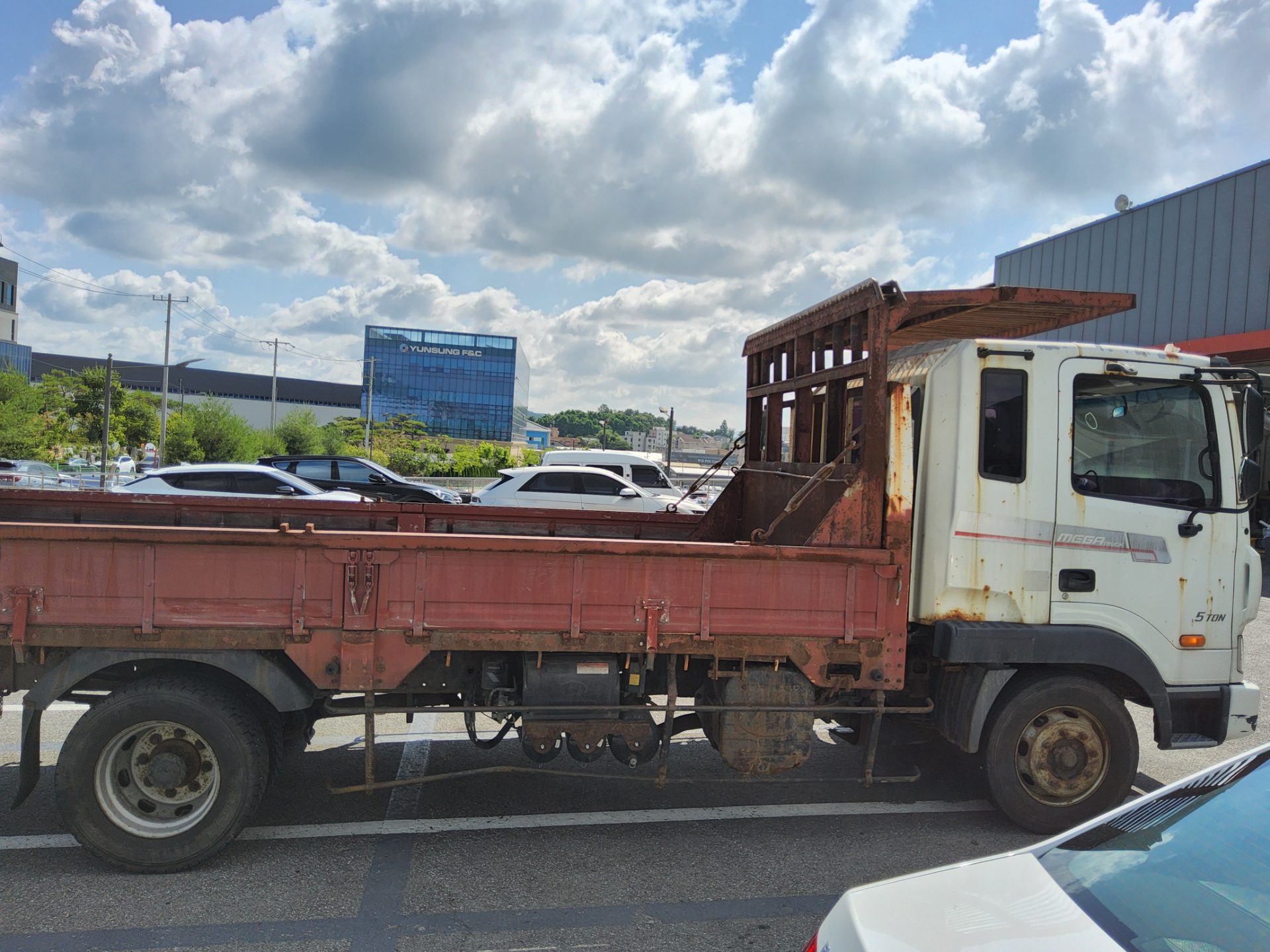 2014 - hyundai truck