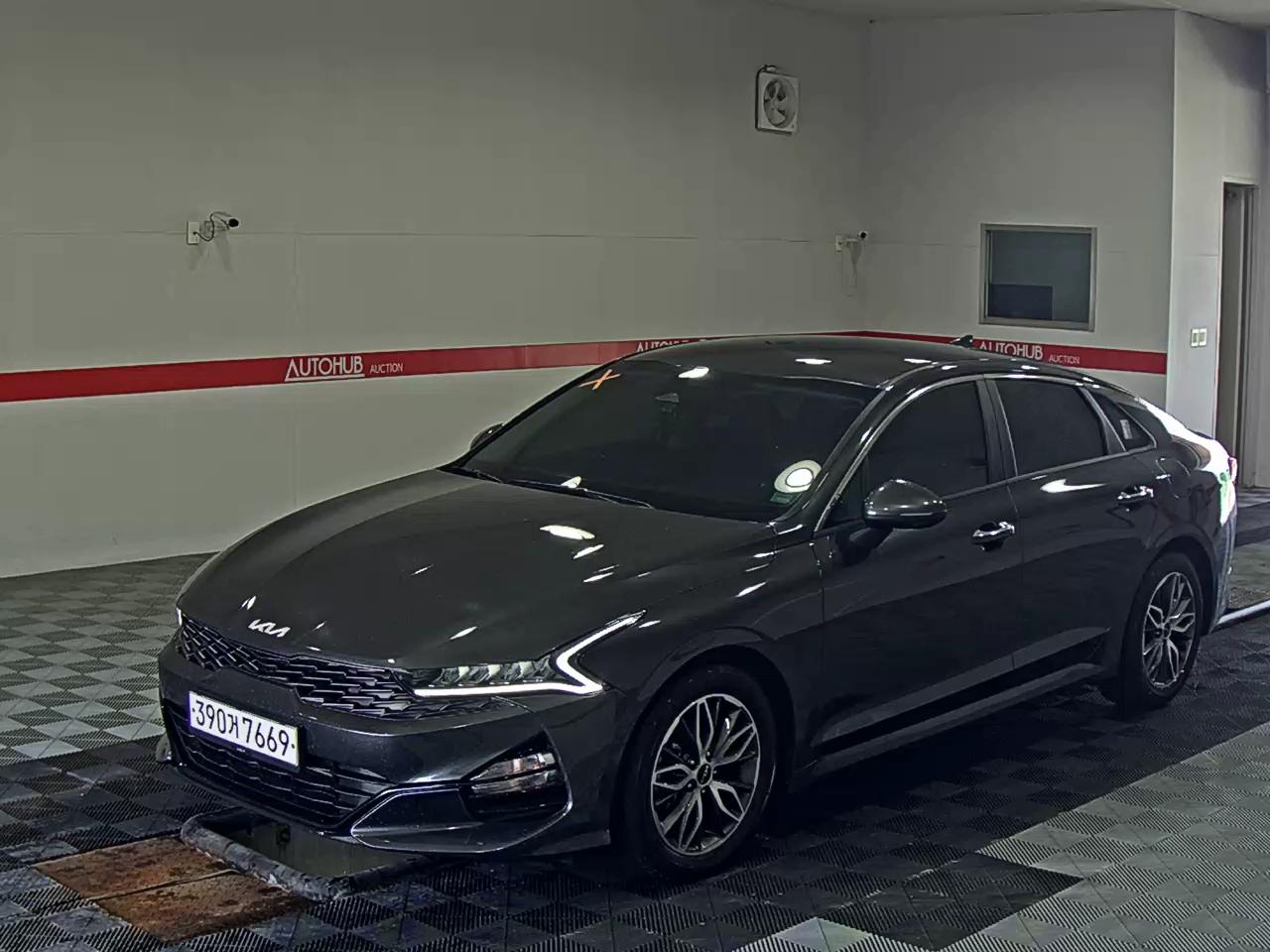 2022 - kia k5