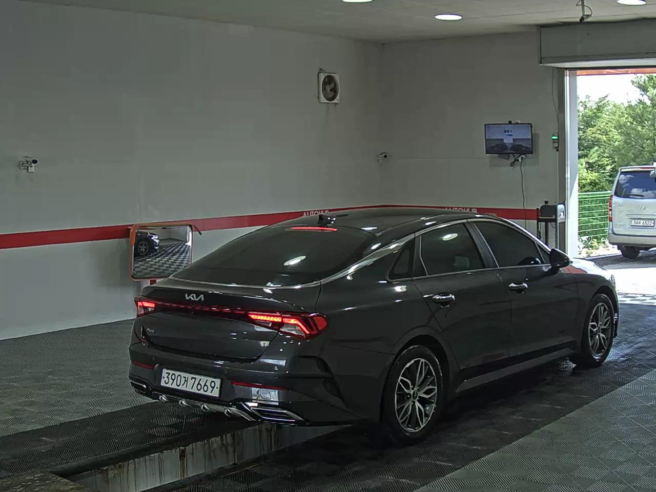 2022 - kia k5