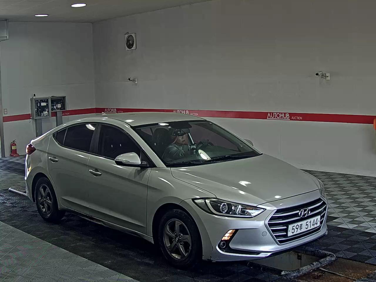2017 - hyundai avante