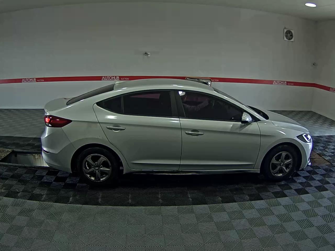 2017 - hyundai avante