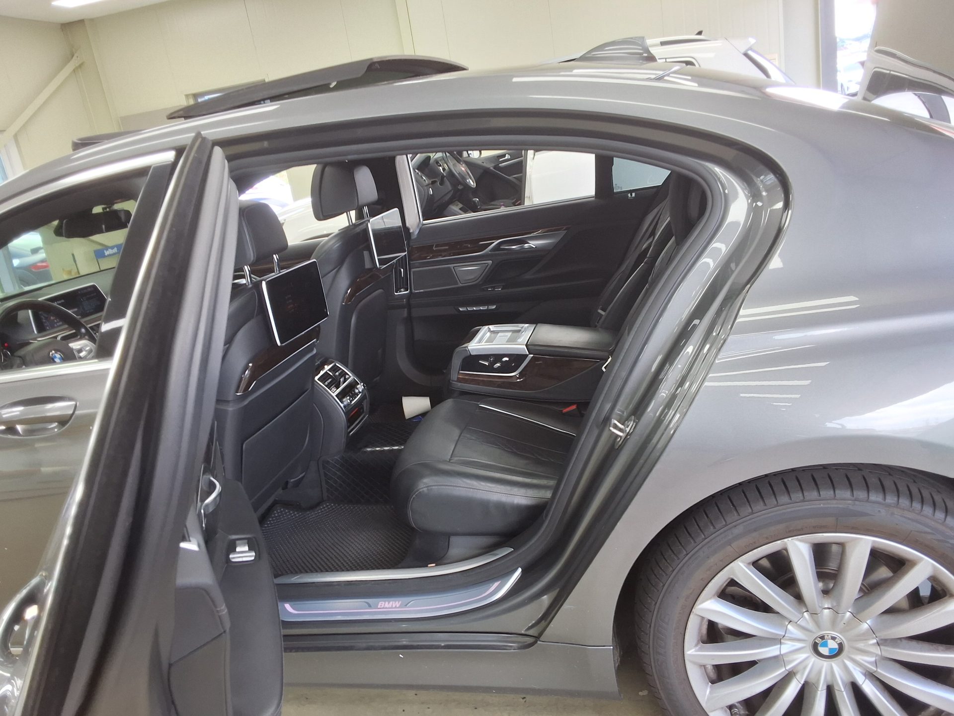 2016 - bmw m7
