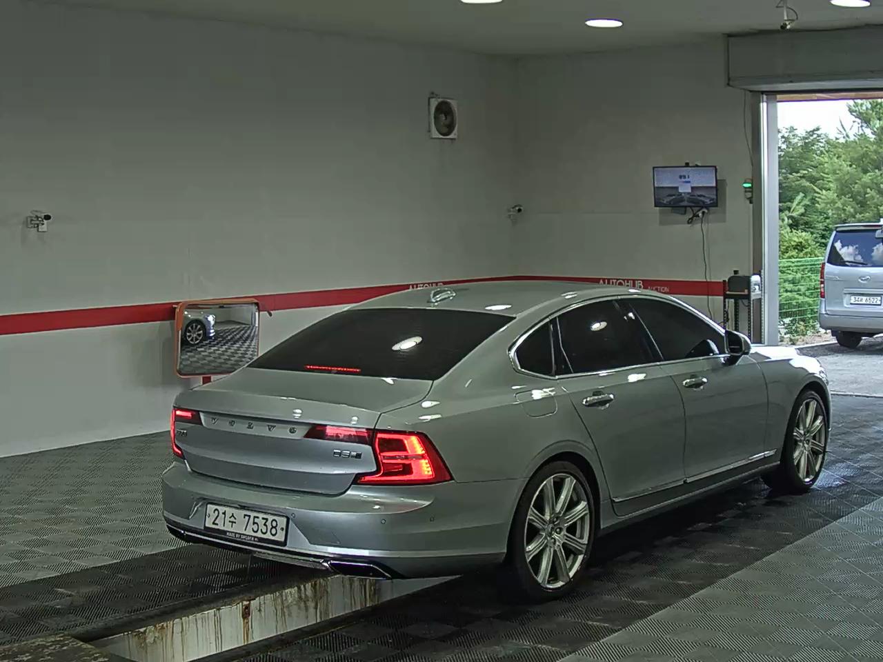 2018 - volvo s90