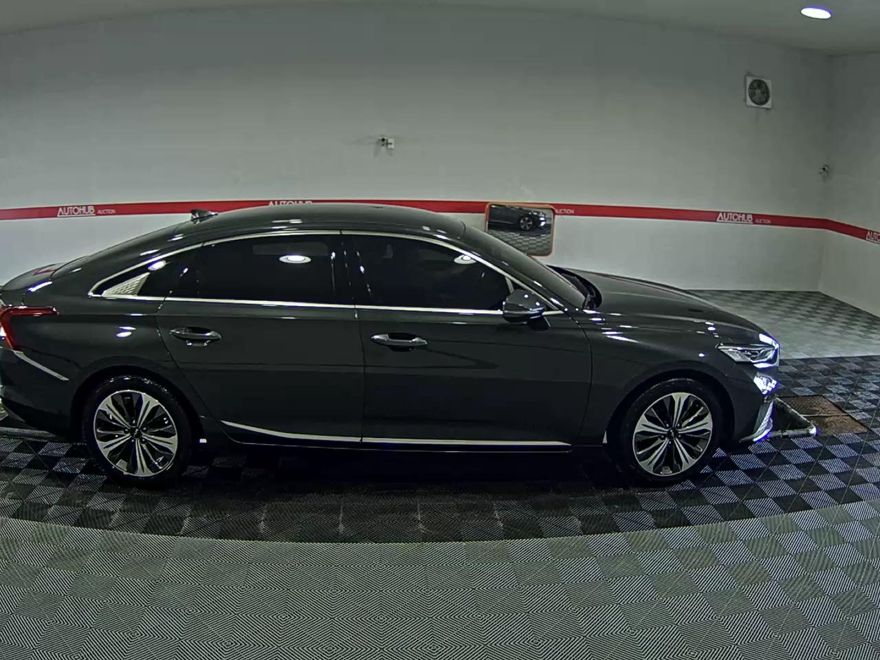 2022 - kia k8