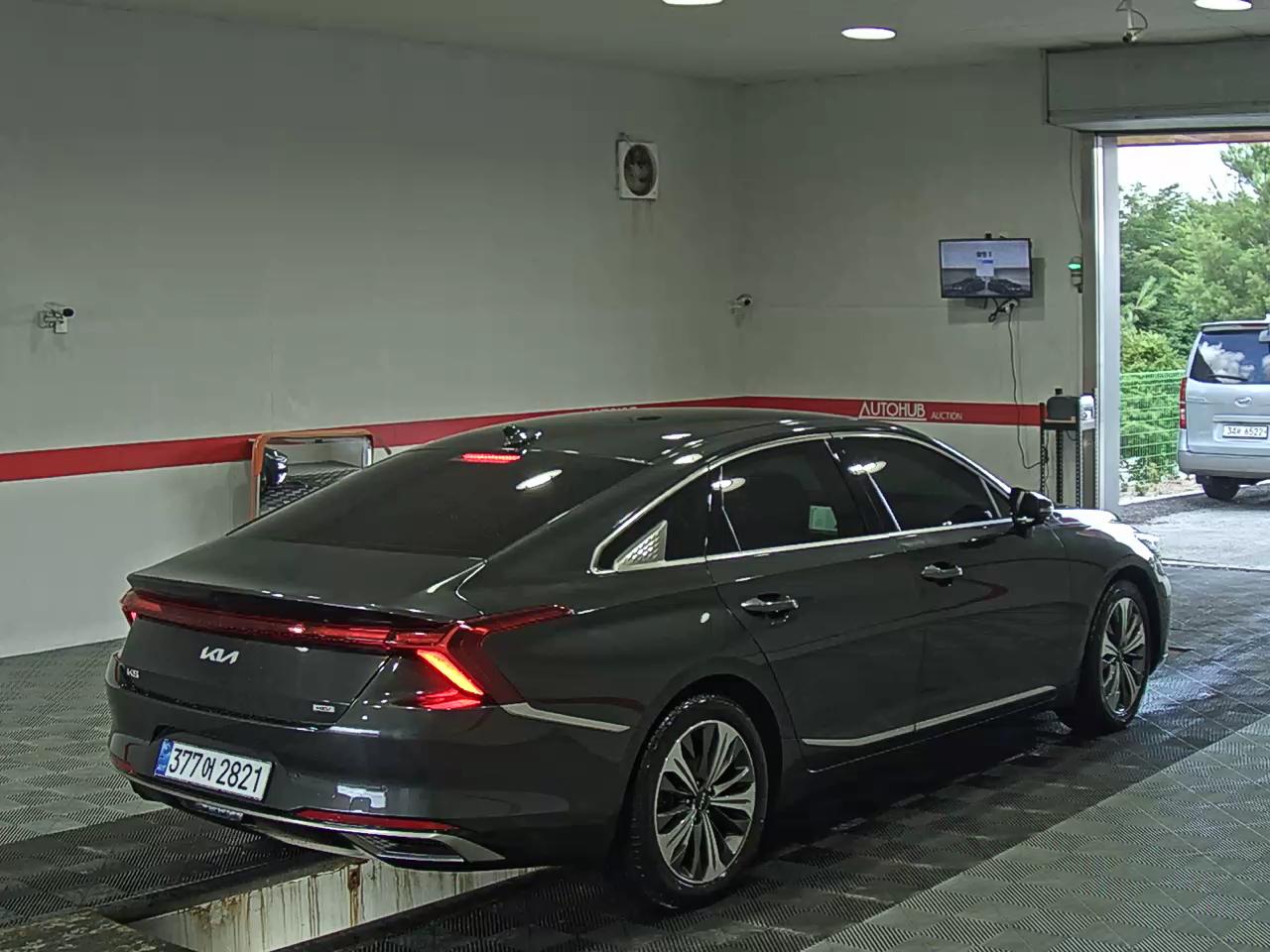 2022 - kia k8