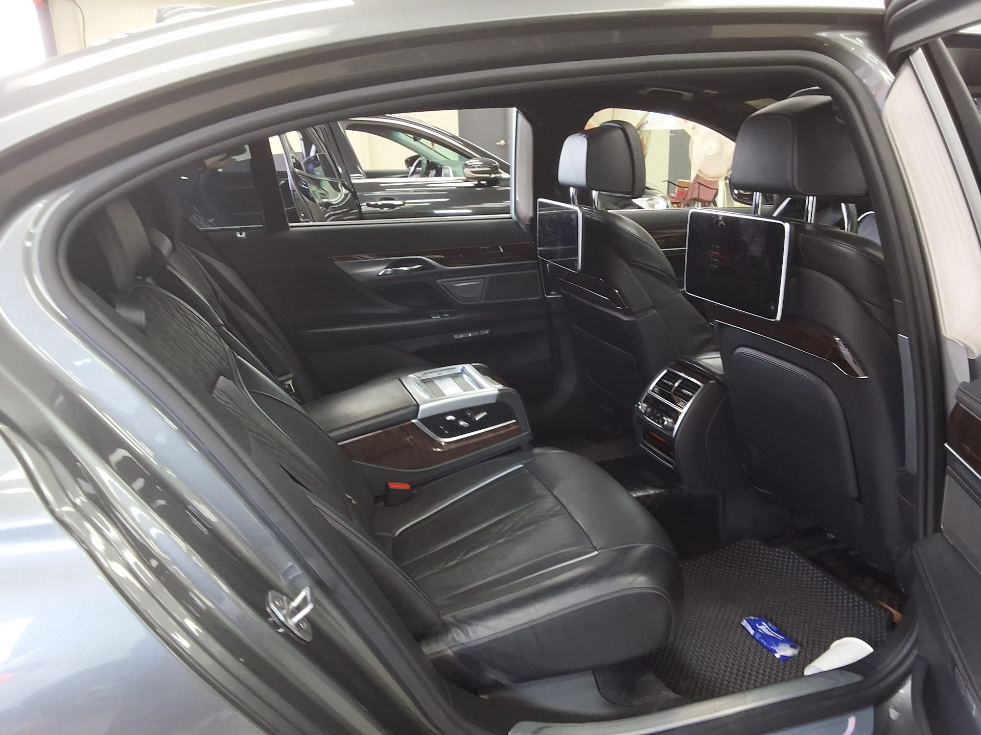 2016 - bmw m7