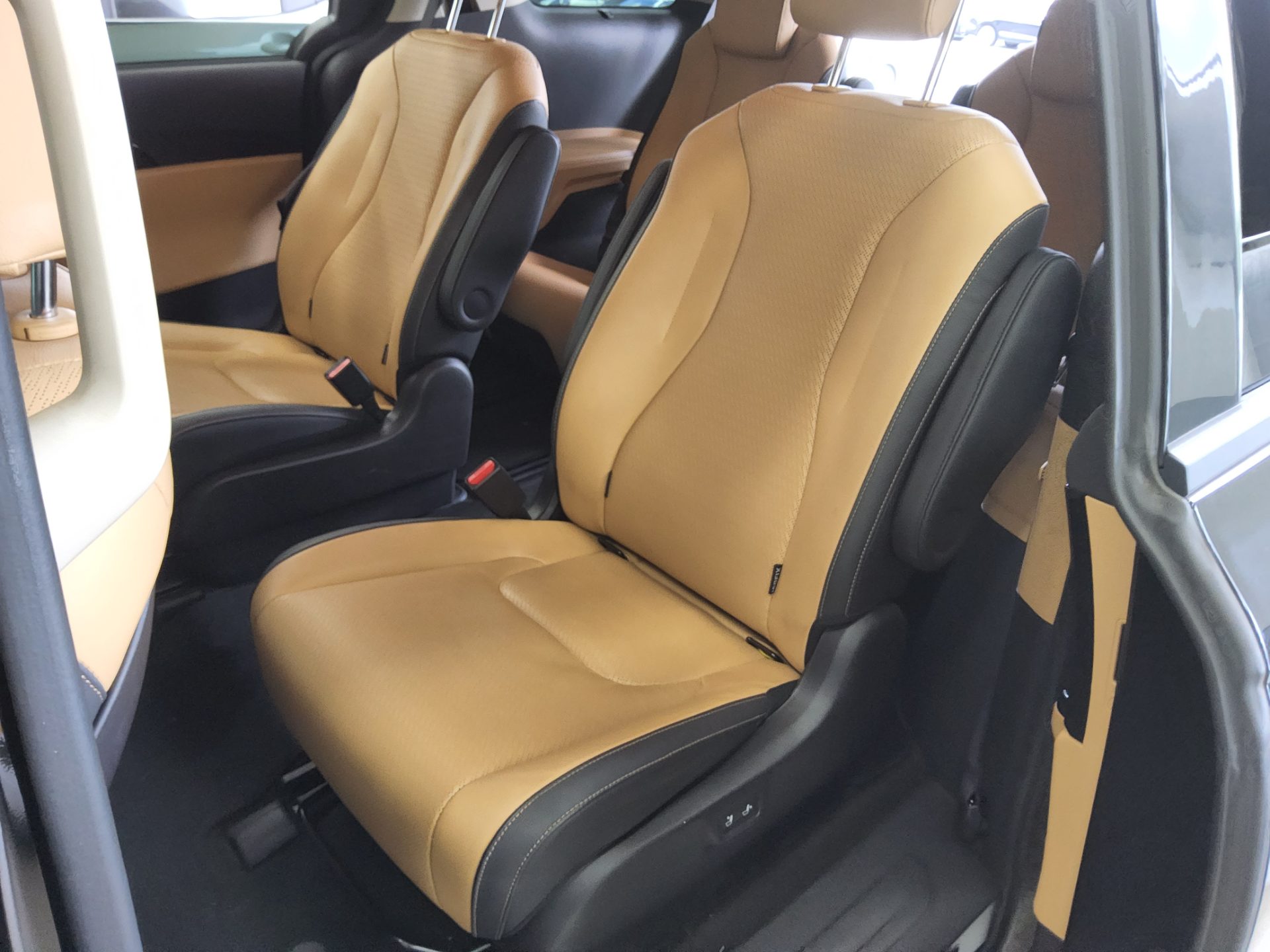 2023 - kia carnival