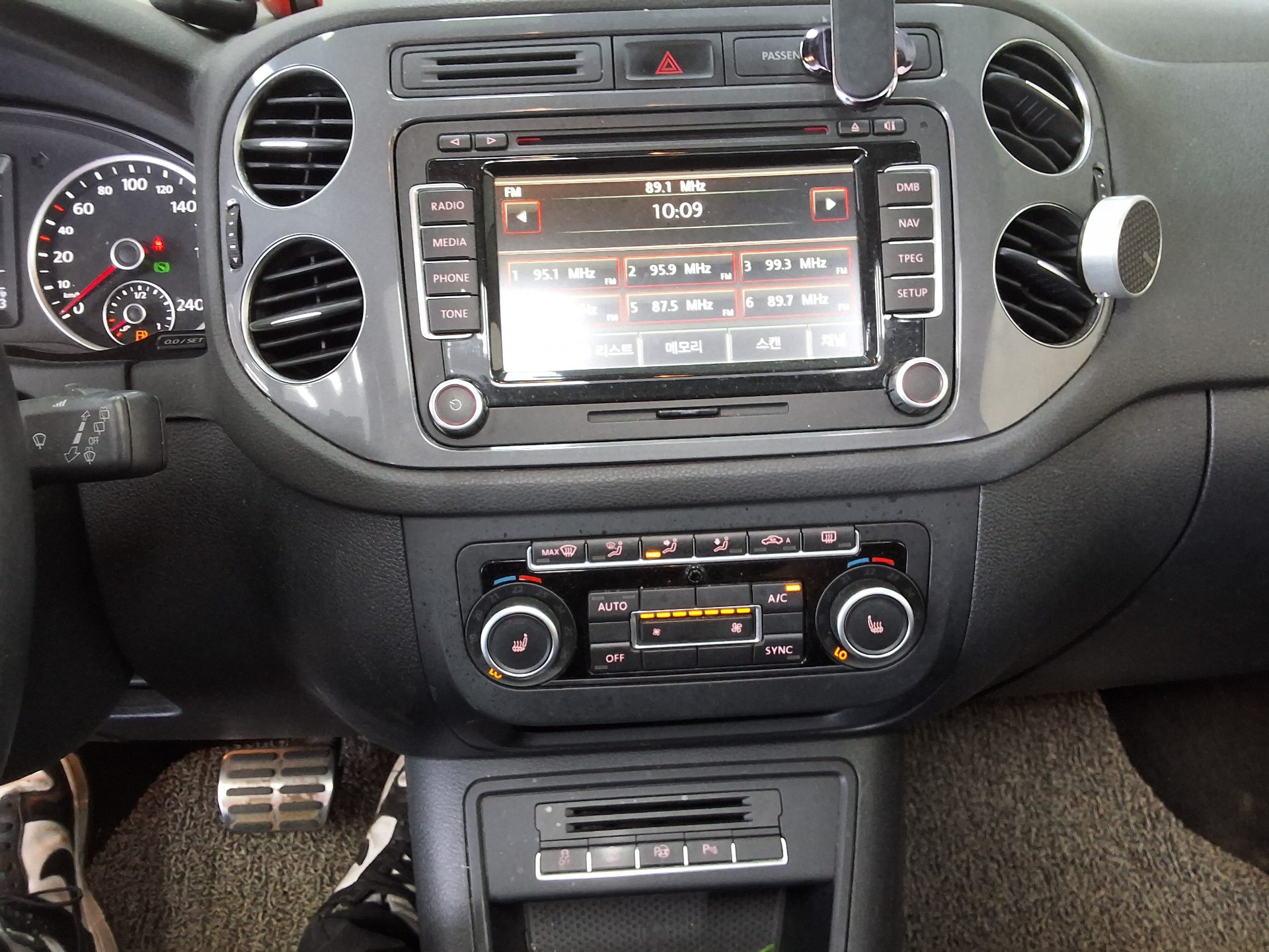 2013 - volkswagen tiguan