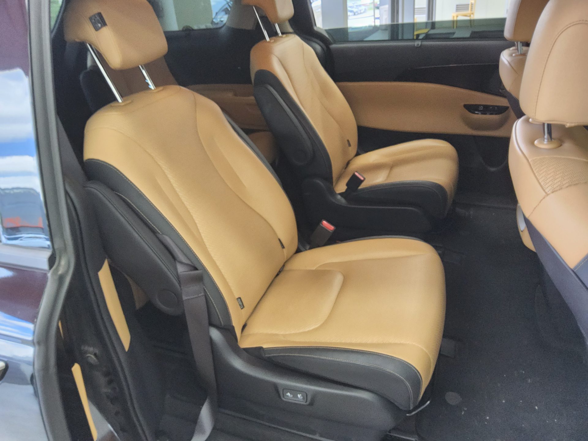 2023 - kia carnival