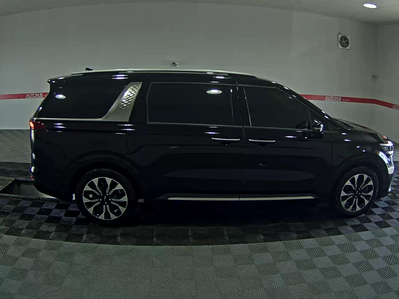 2023 - kia carnival