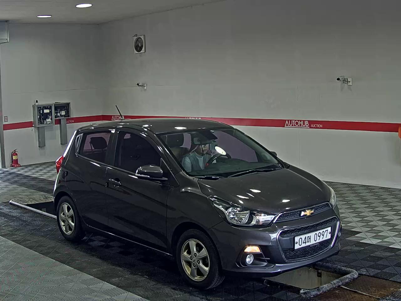 2016 - chevrolet spark