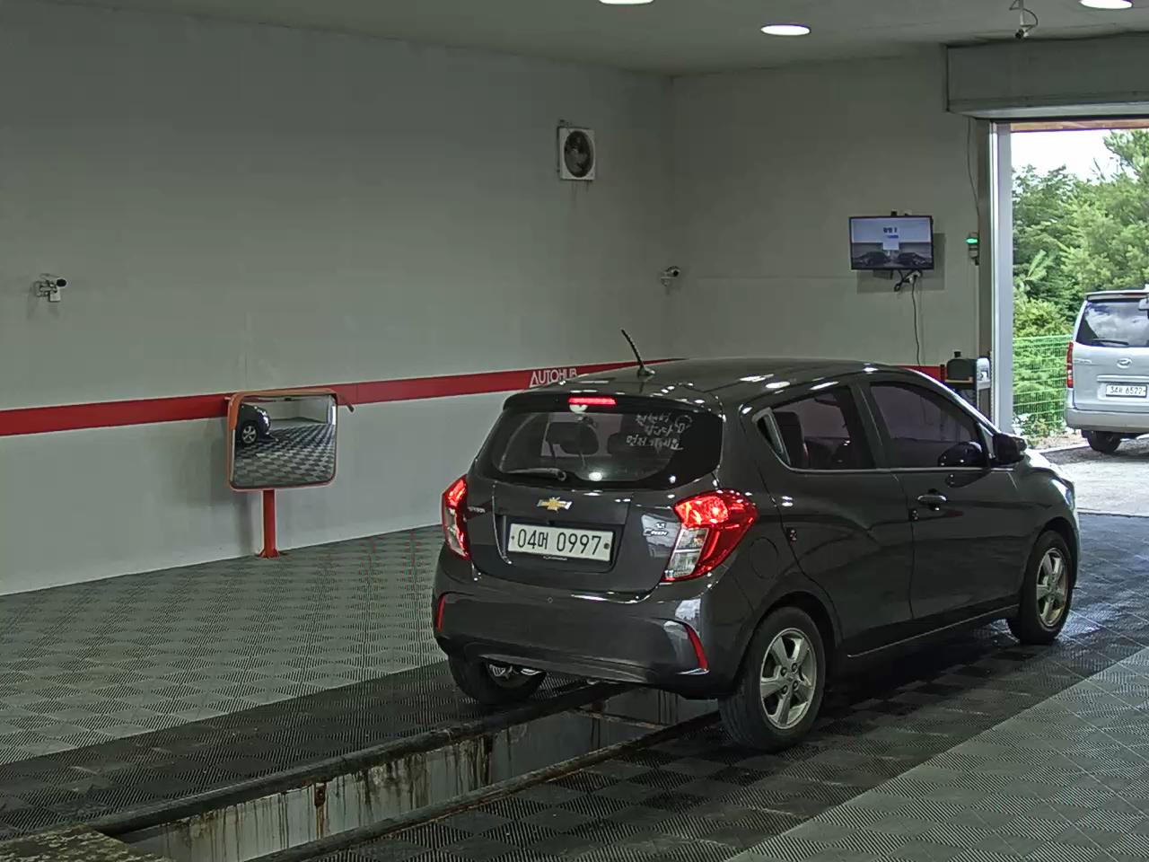 2016 - chevrolet spark