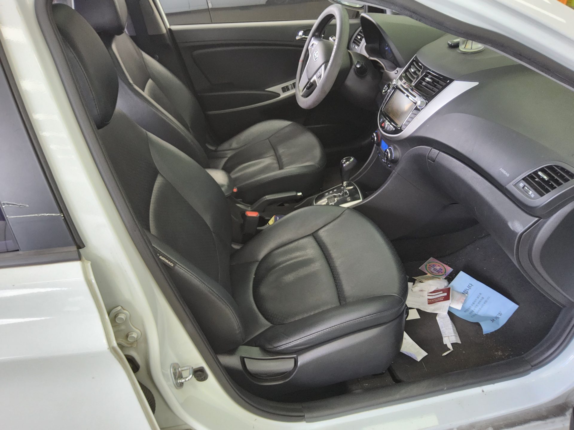 2014 - hyundai accent