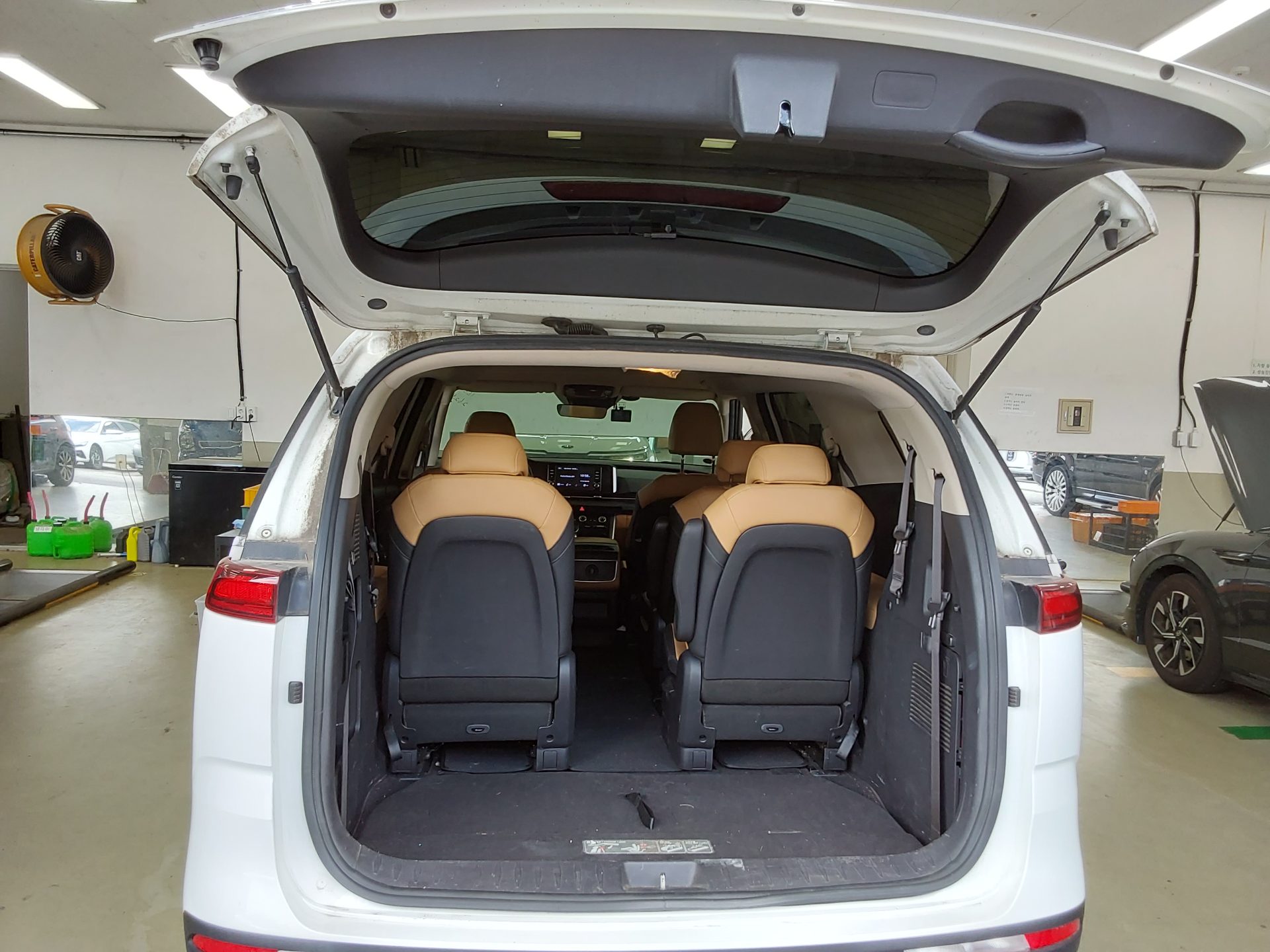 2021 - kia carnival