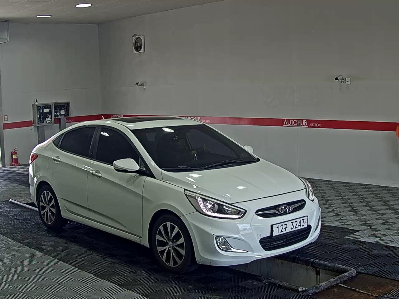 2014 - hyundai accent