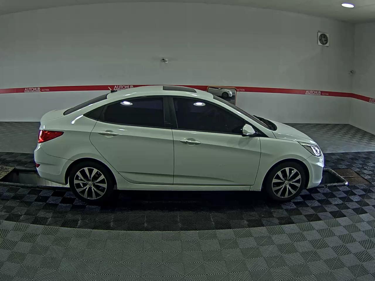 2014 - hyundai accent