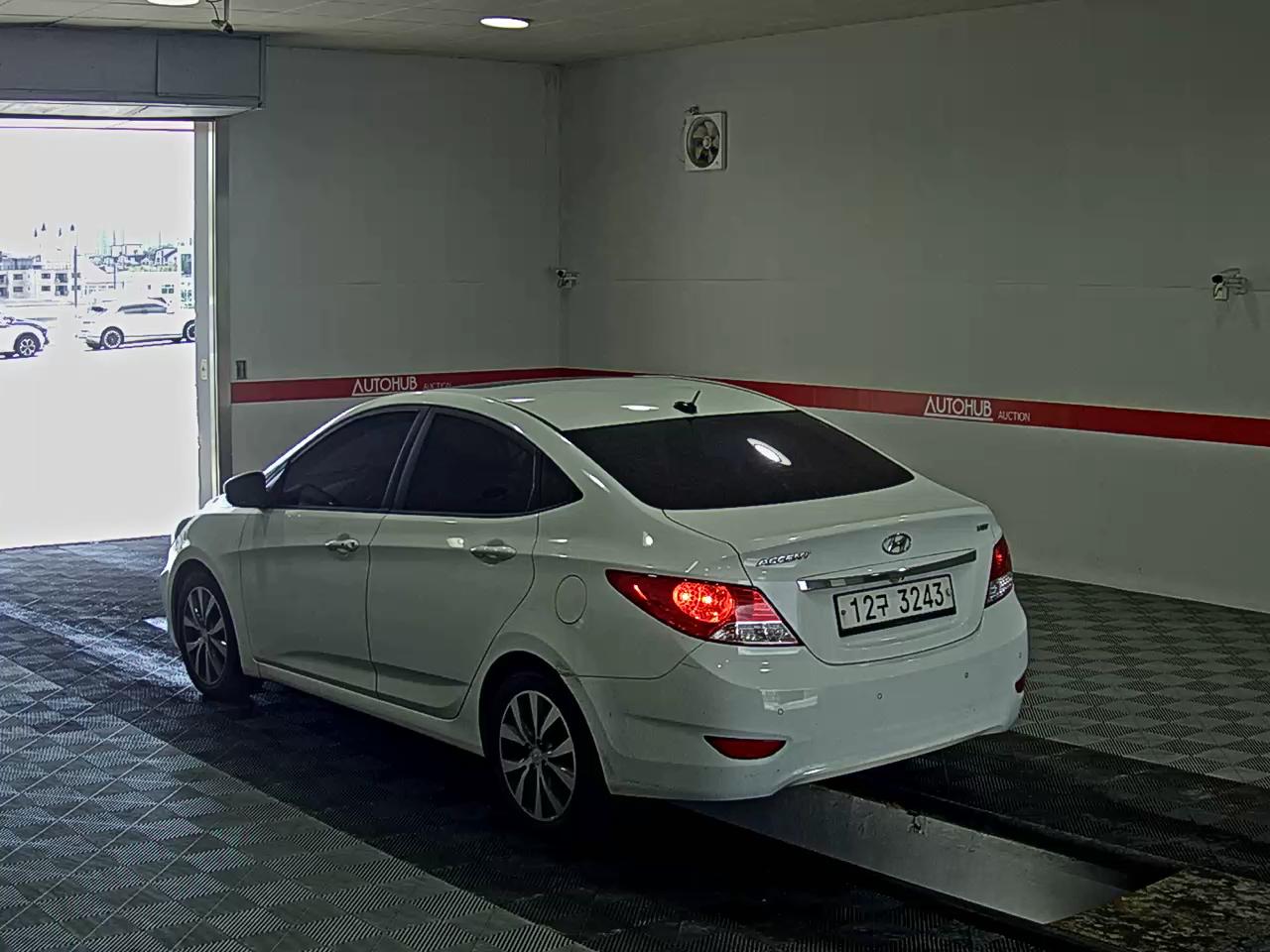 2014 - hyundai accent