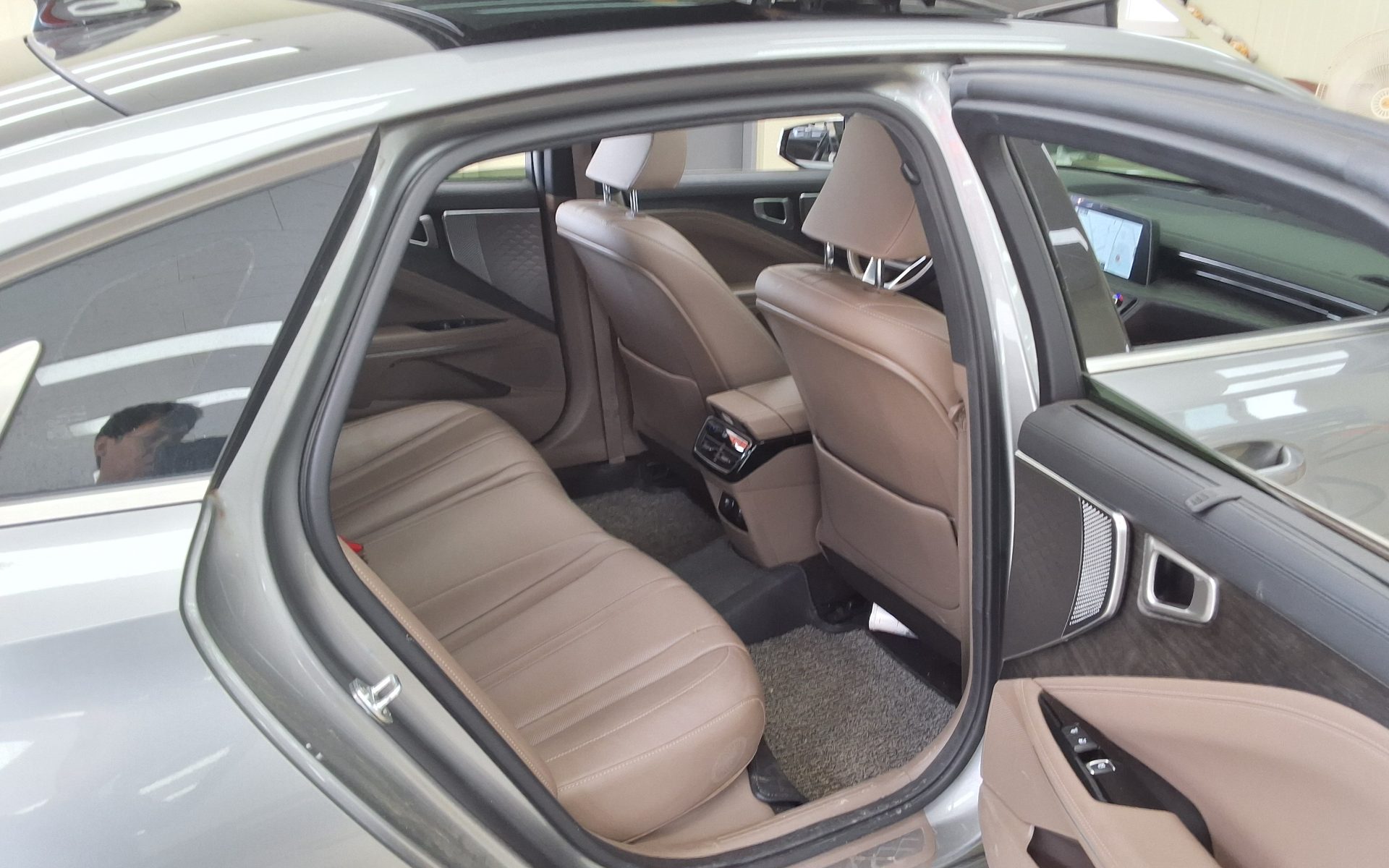 2022 - kia k8