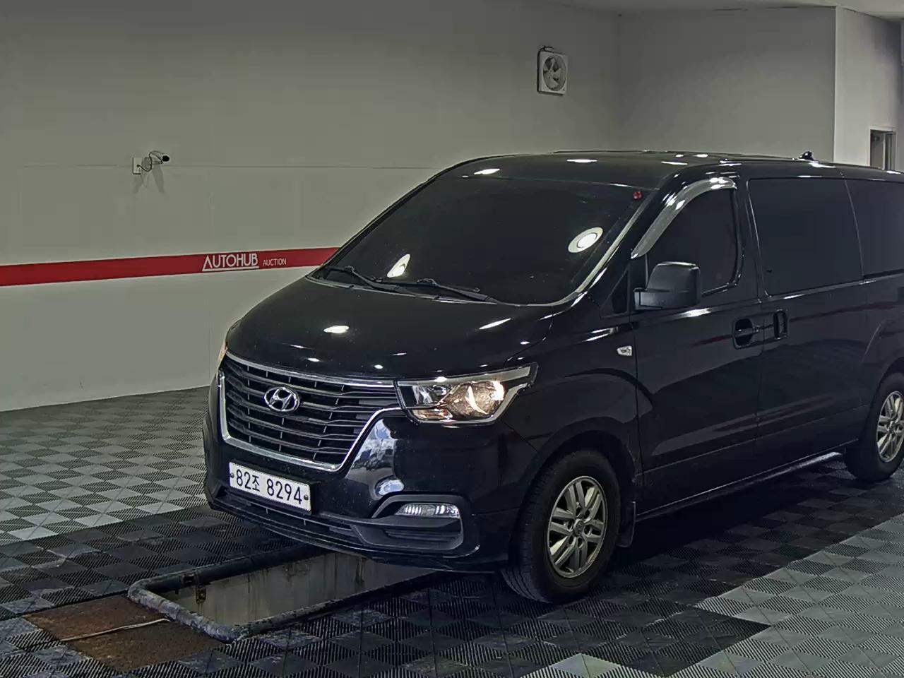HYUNDAI GRAND STAREX