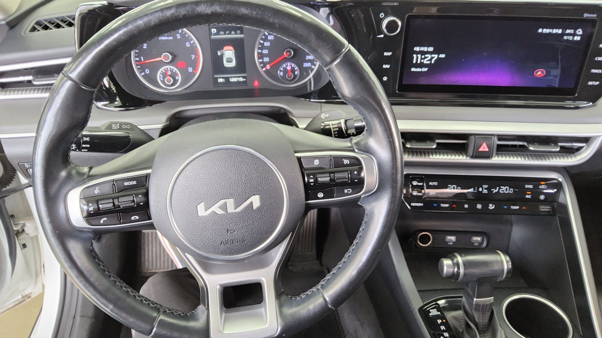 2022 - kia k5