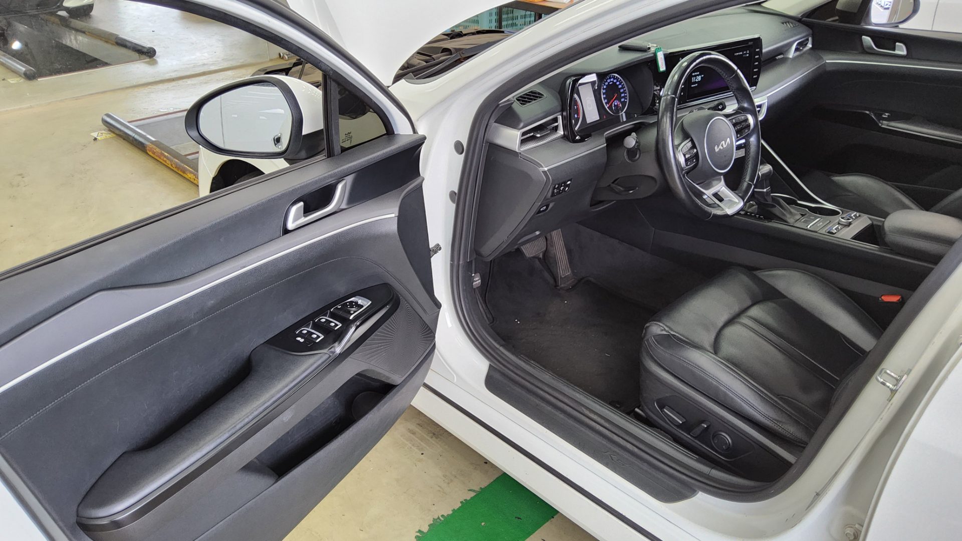 2022 - kia k5