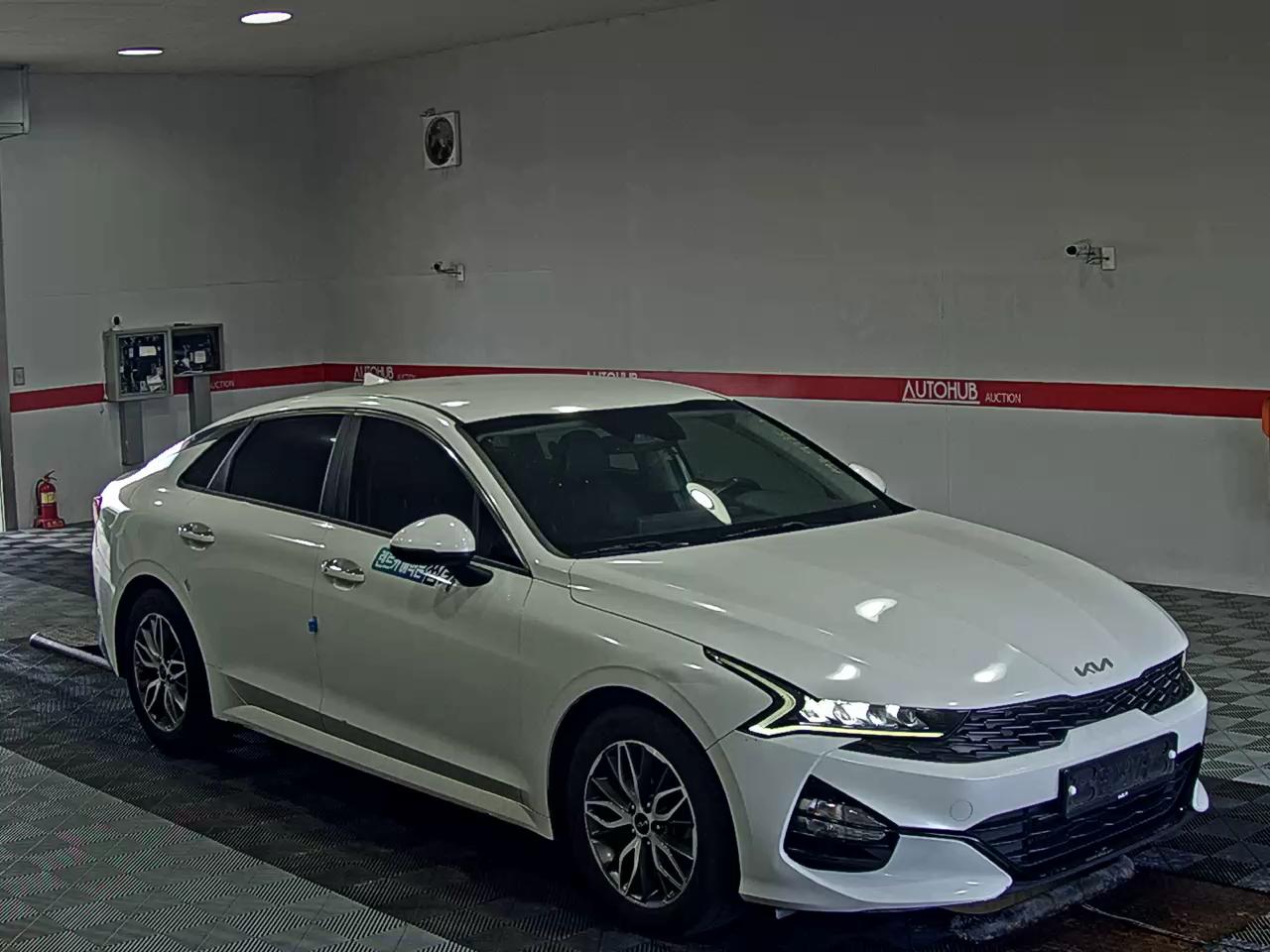 2022 - kia k5
