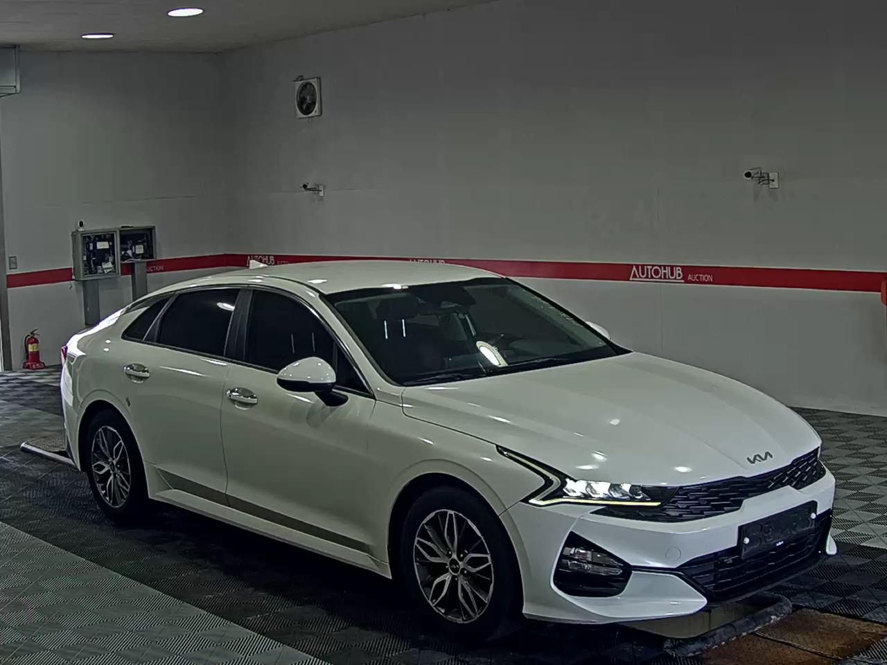 2022 - kia k5