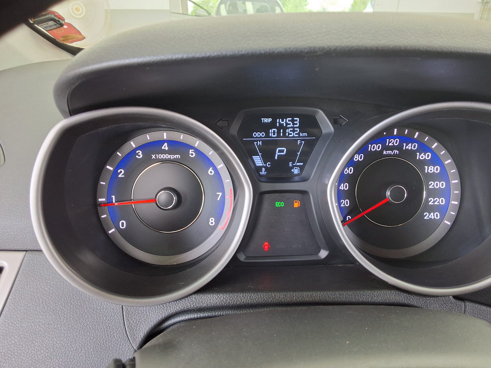 2012 - hyundai avante