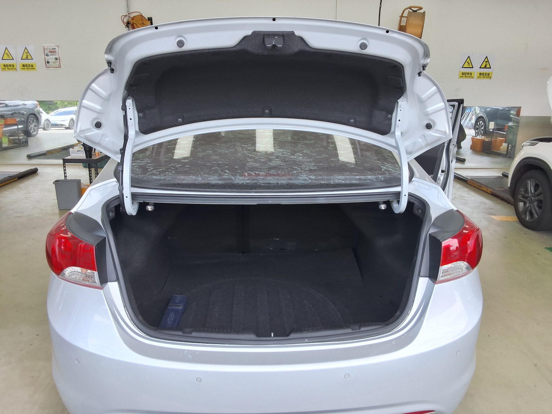 2012 - hyundai avante