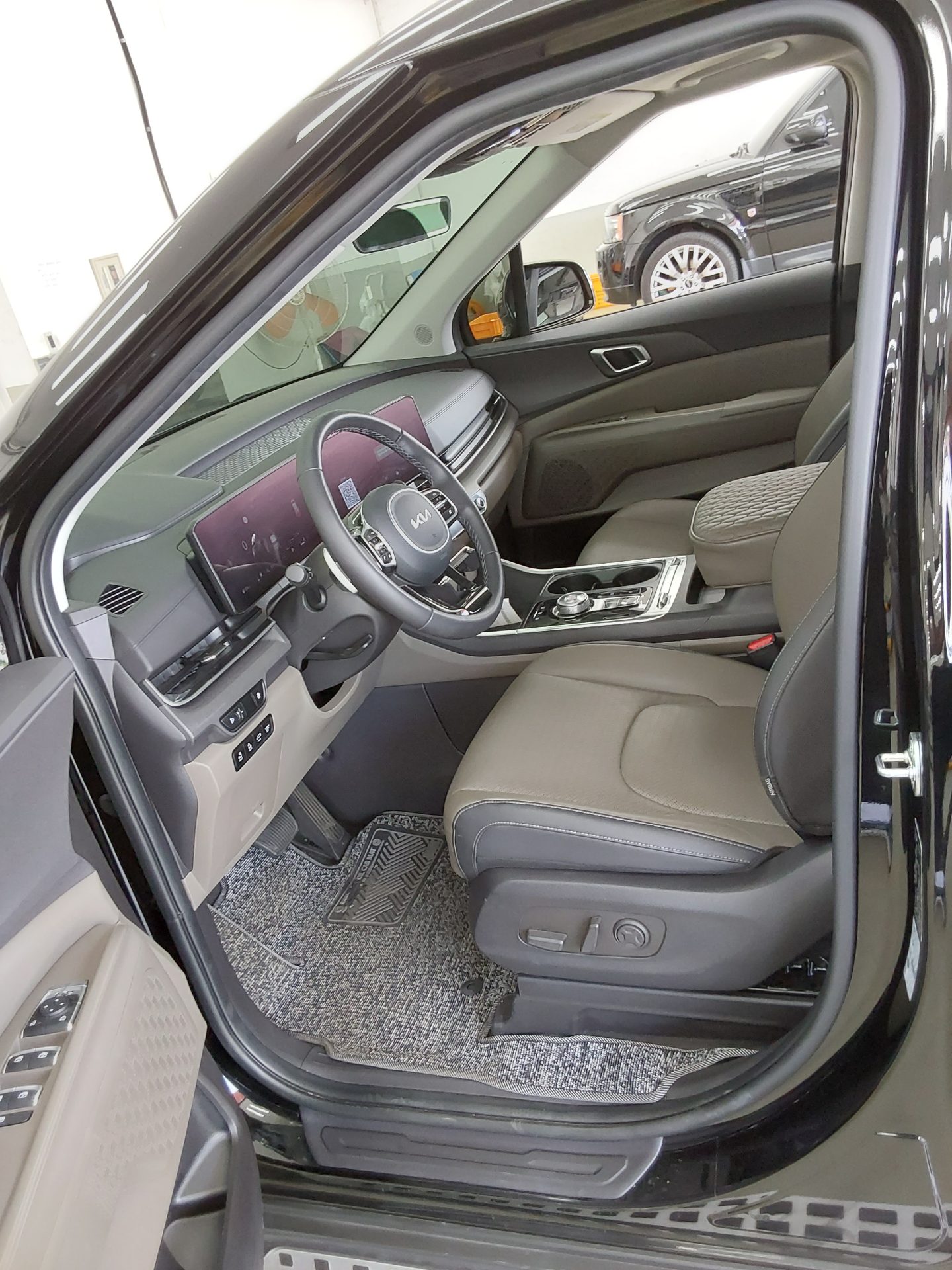 2025 - kia carnival
