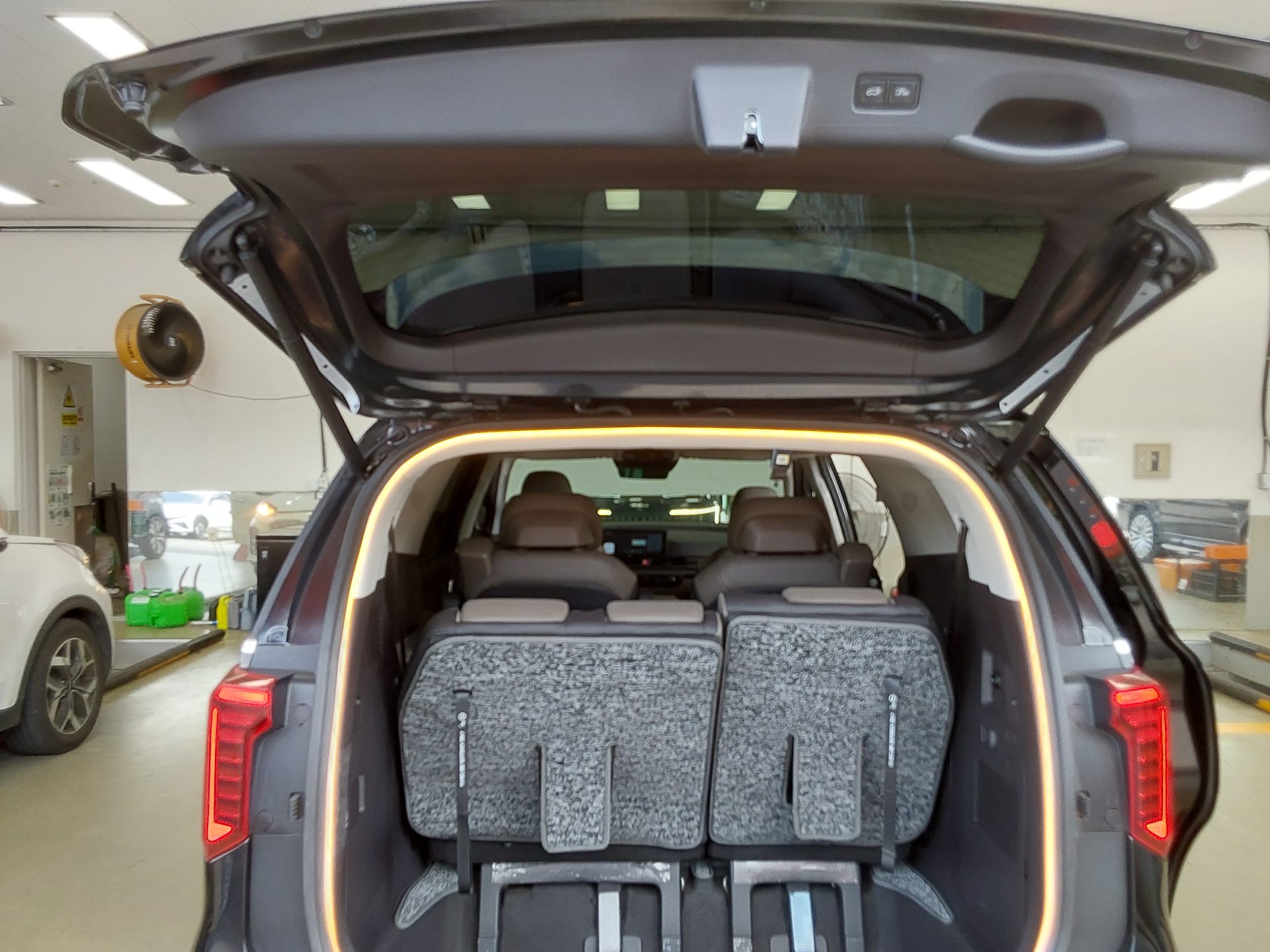 2025 - kia carnival