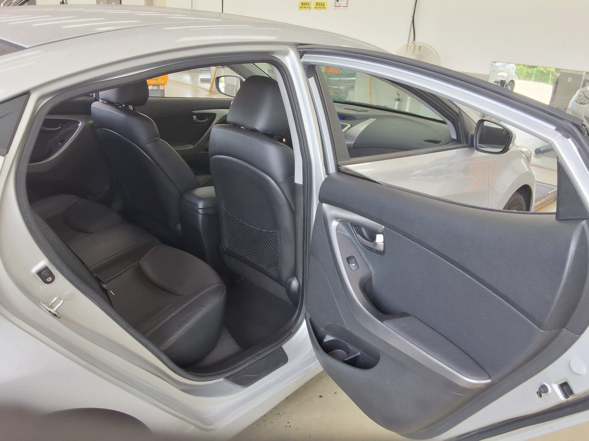 2012 - hyundai avante