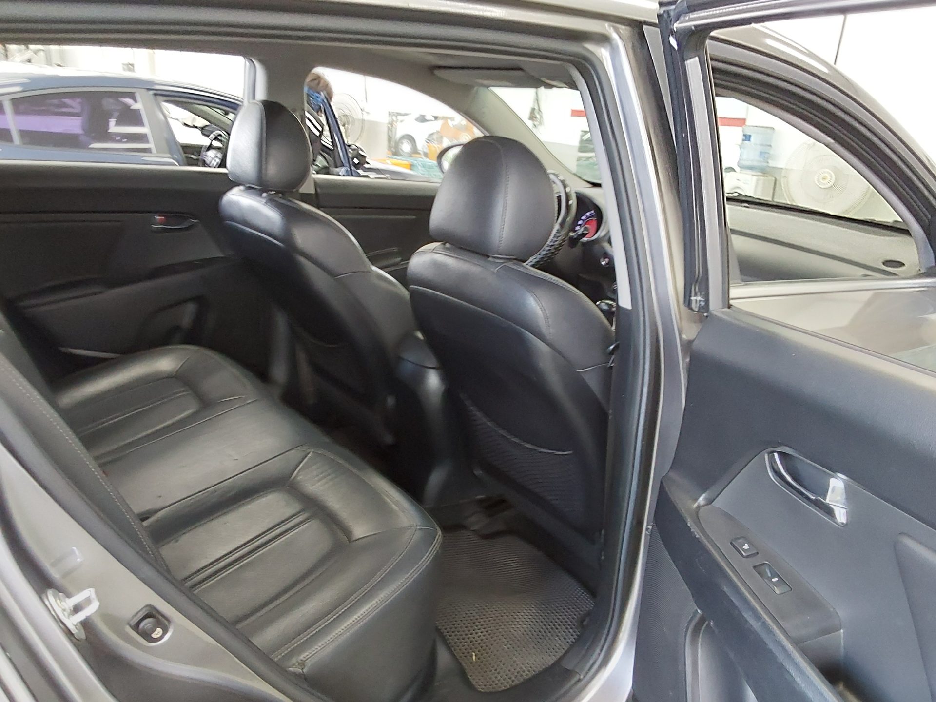 2011 - kia sportage