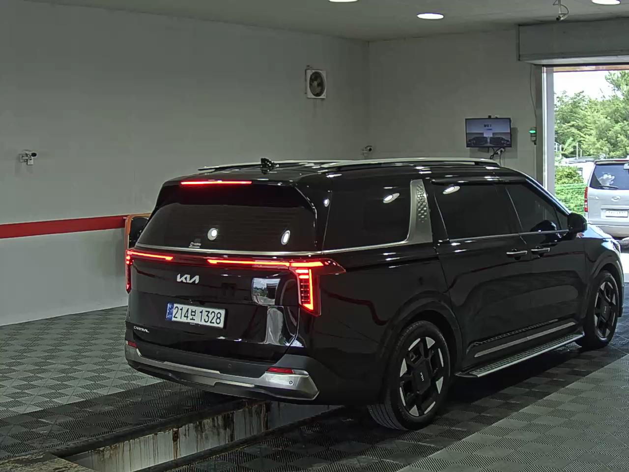 2025 - kia carnival