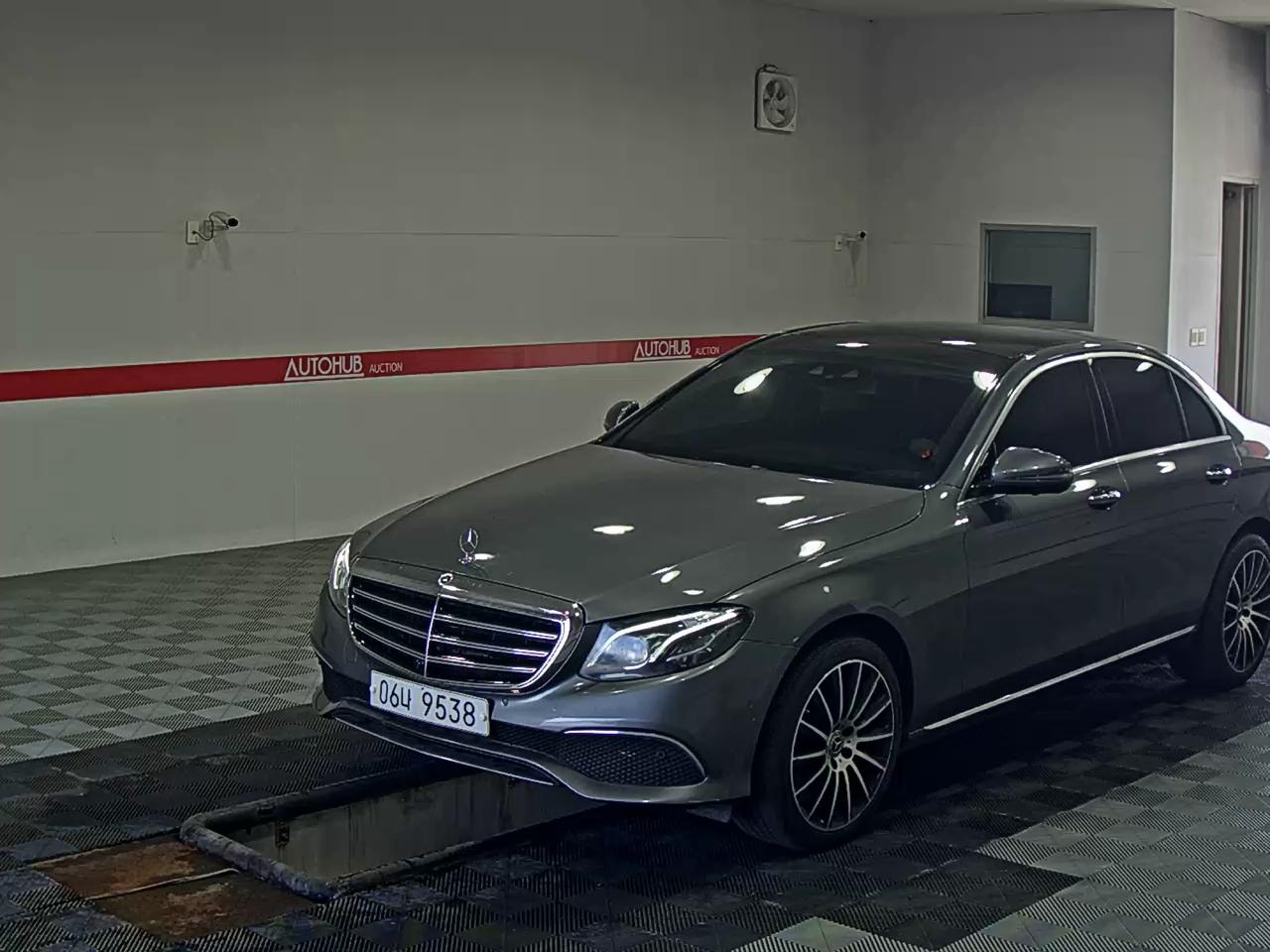 MERCEDES-BENZ CLASS (5TH GEN) E300