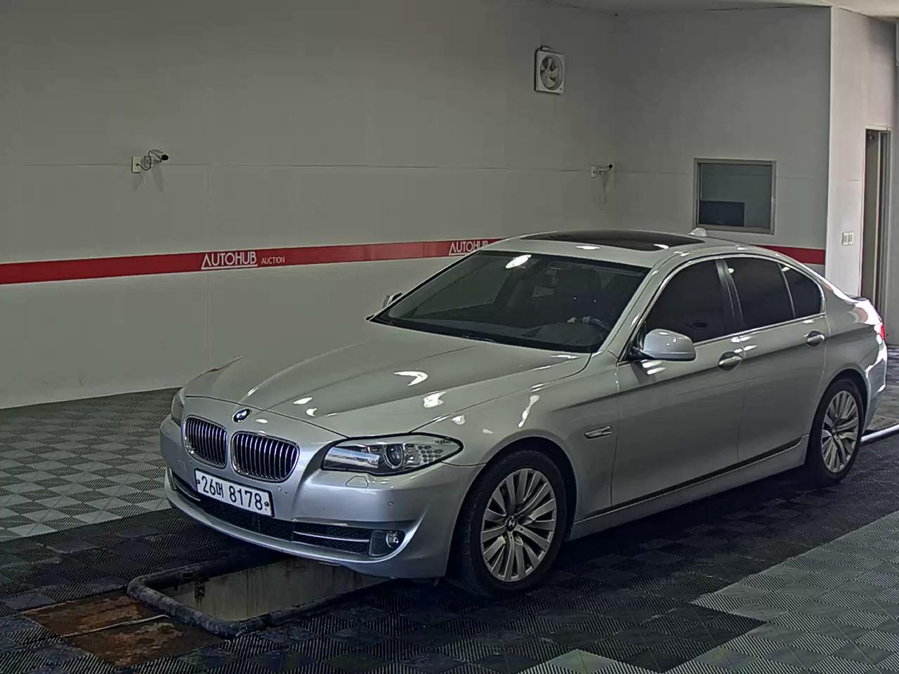 BMW 5 SERIES (6TH GEN) 520d