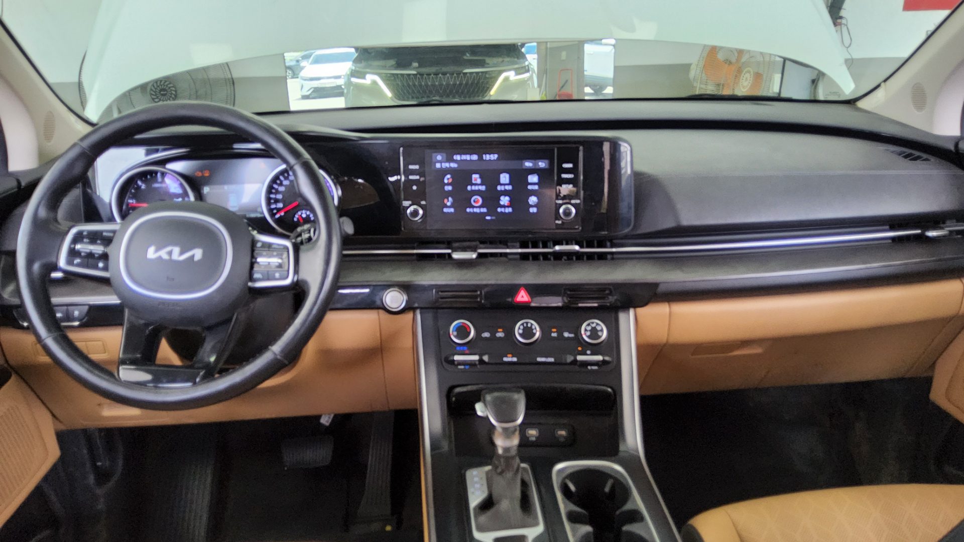 2023 - kia carnival