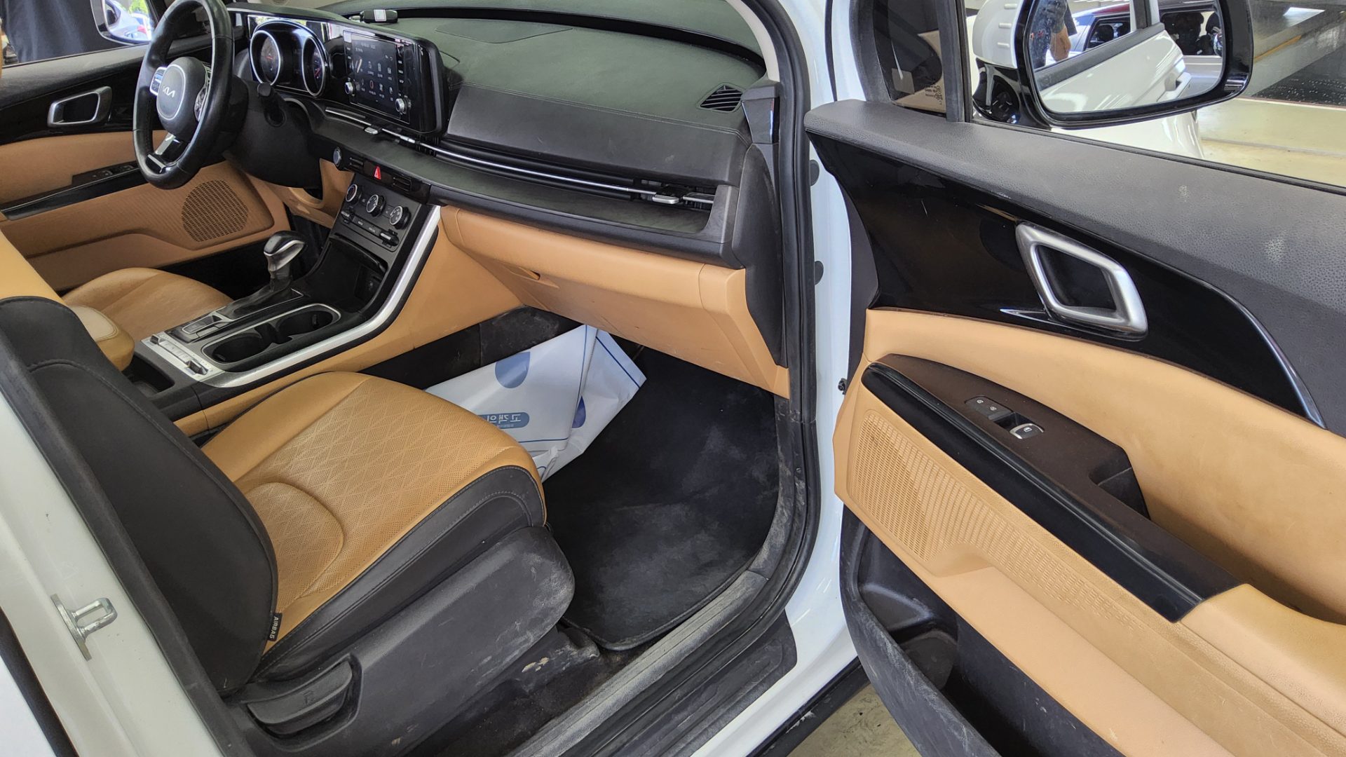2023 - kia carnival