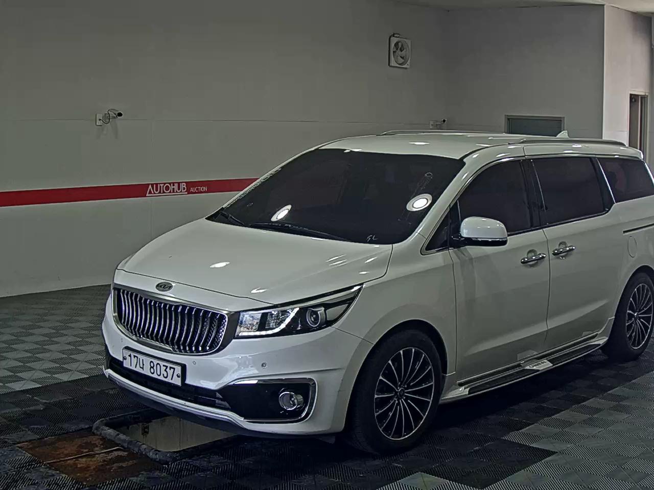 KIA CARNIVAL