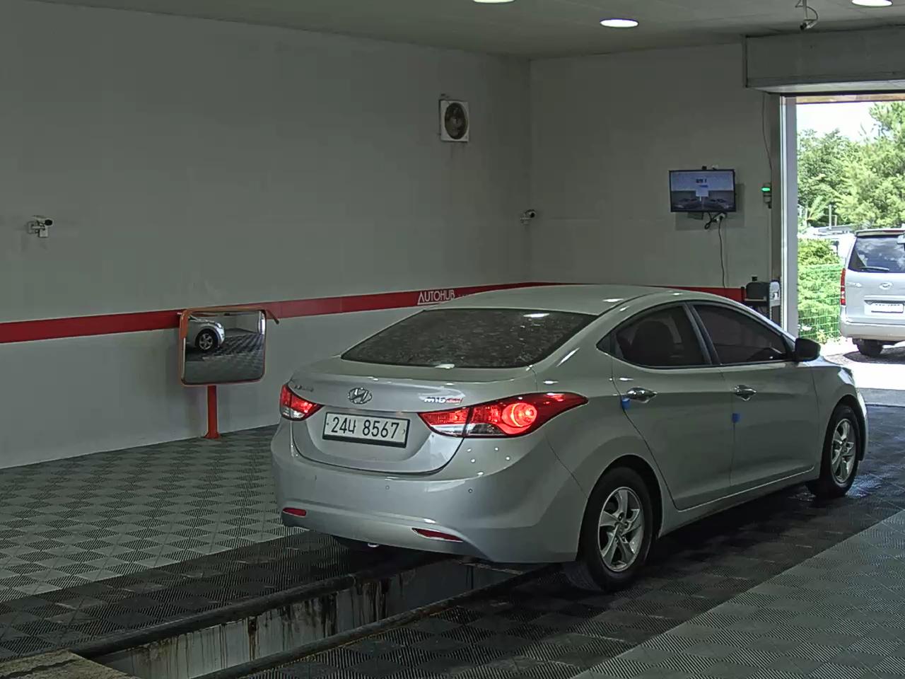 2012 - hyundai avante