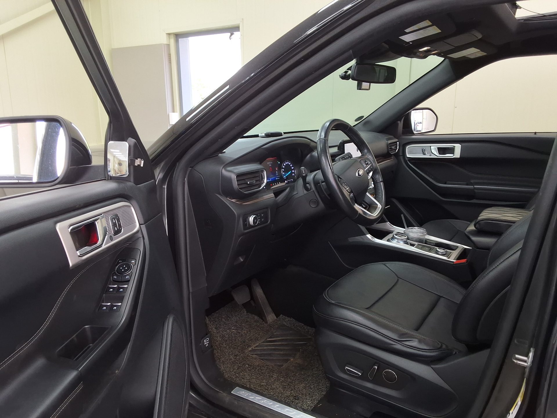2020 - ford explorer