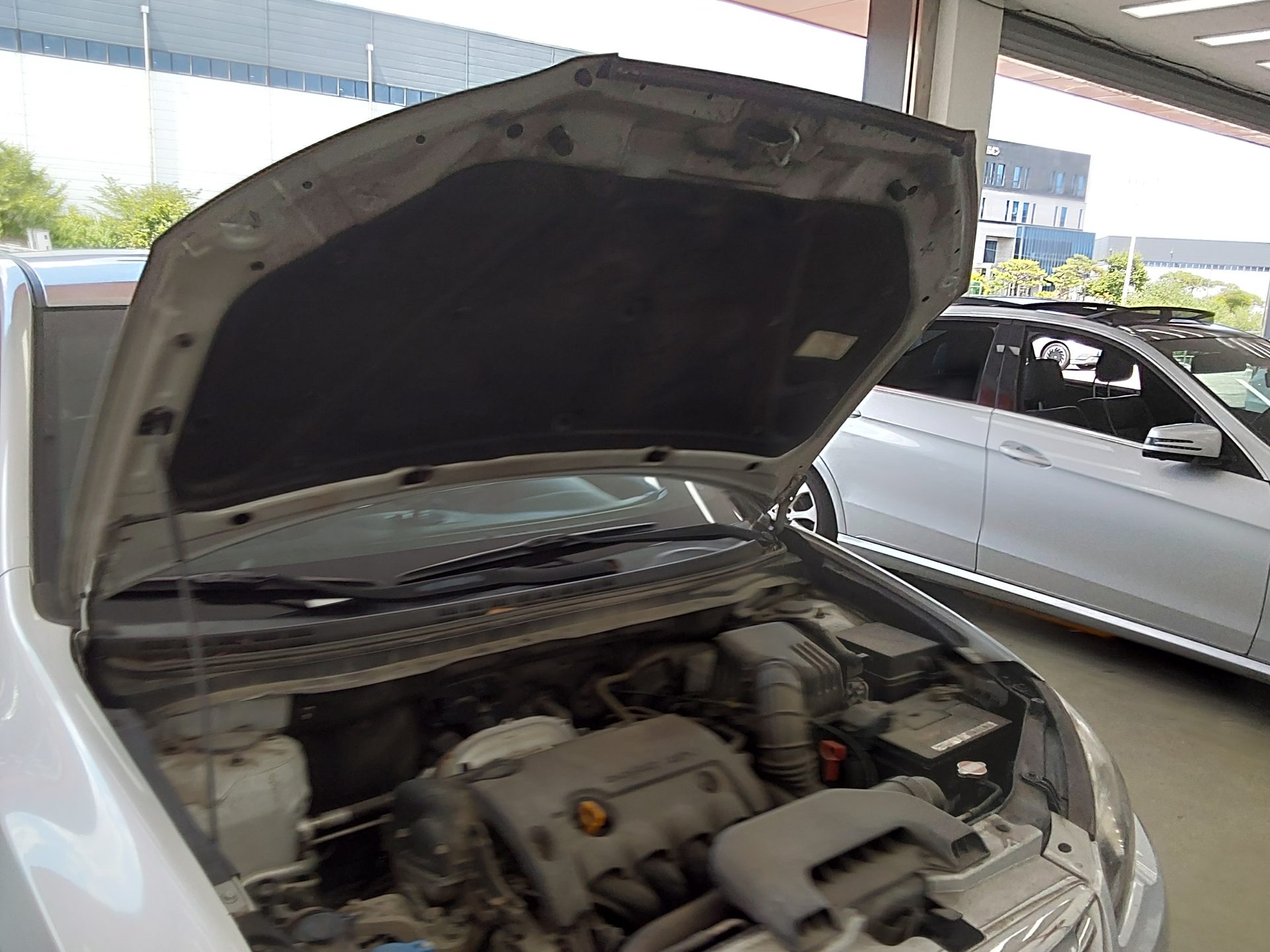 2010 - hyundai avante
