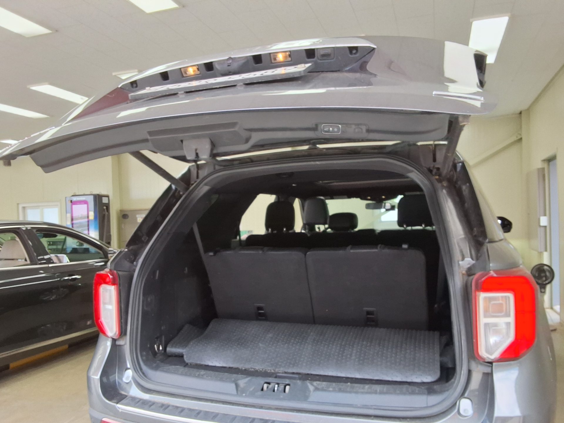 2020 - ford explorer