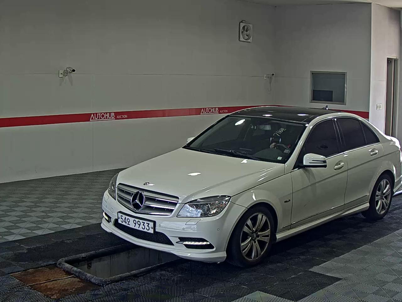 MERCEDES-BENZ C-CLASS (3RD GEN) C200 BLUE EFFICIENCY AVANTGARDE