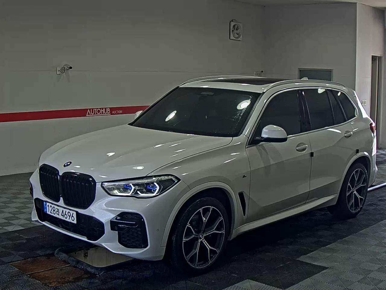 BMW X5 (4TH GEN) 40i xDrive M PACK