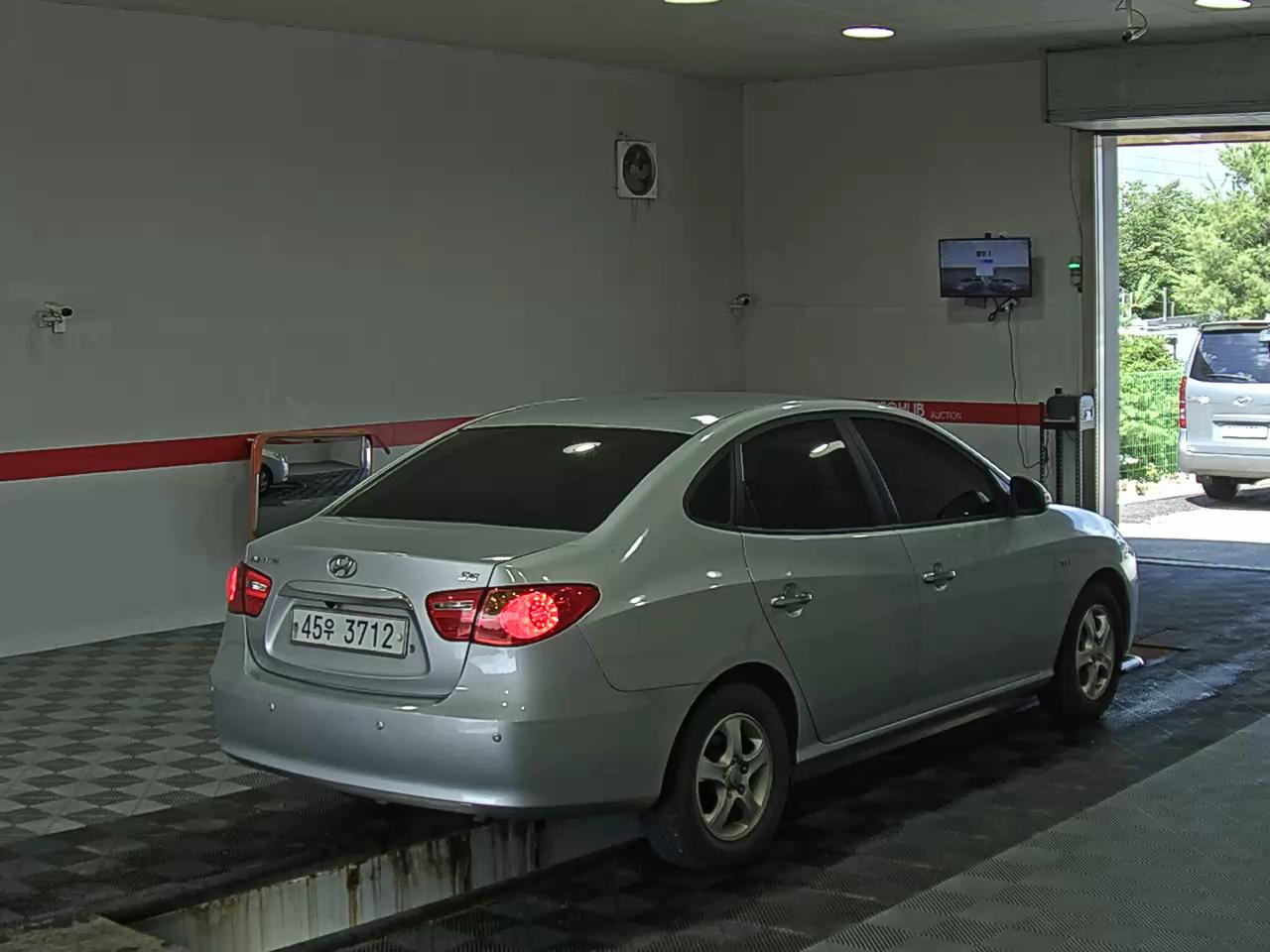2010 - hyundai avante