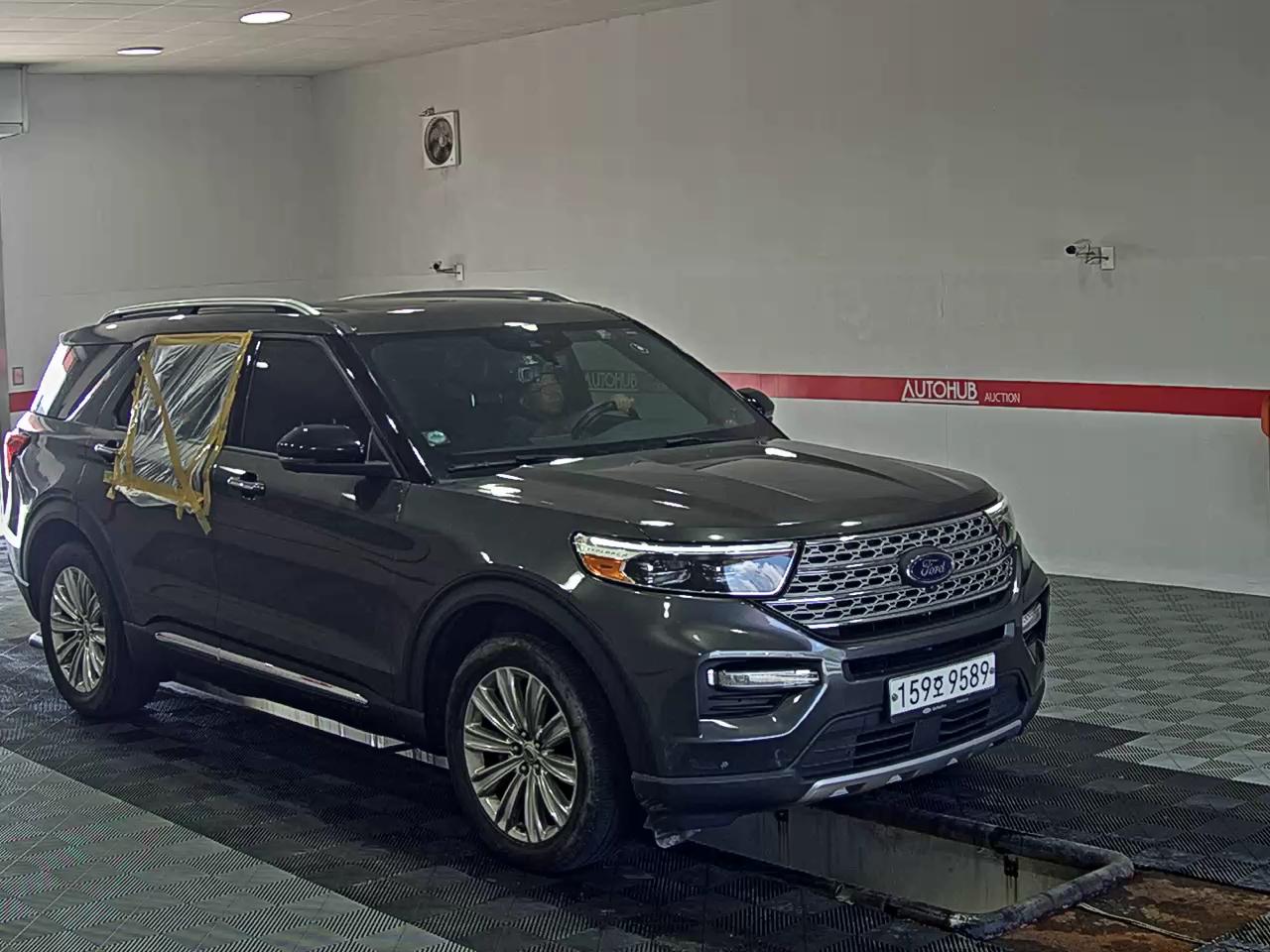 2020 - ford explorer
