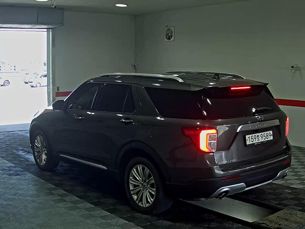 2020 - ford explorer